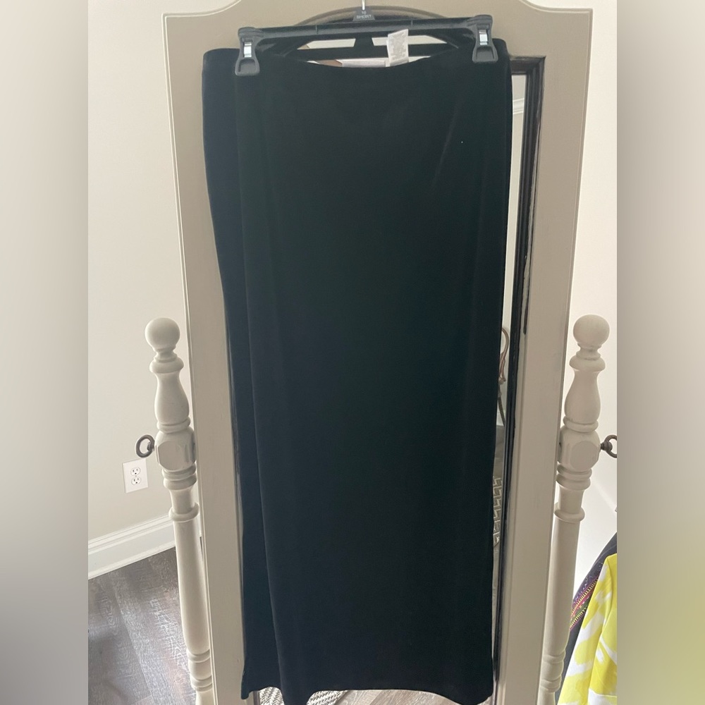 Black velvet ankle length straight skirt